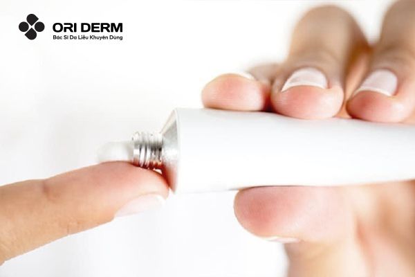 Trị mụn đầu đen trên mũi bằng thuốc trị mụn