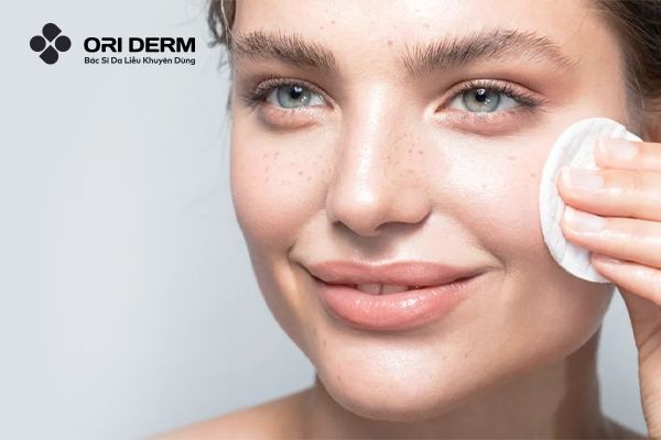 Vai trò của nước tẩy trang trong việc chăm sóc da