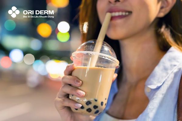 Uống trà sữa có nổi mụn không?