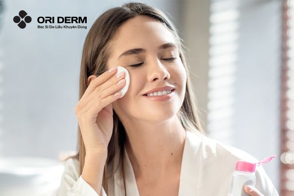 Công dụng bất ngờ của toner cho da dầu mụn