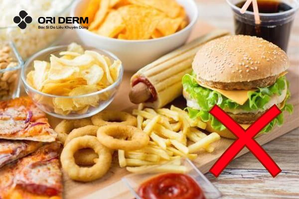 Bí quyết giúp ngăn ngừa mụn ẩn dưới da