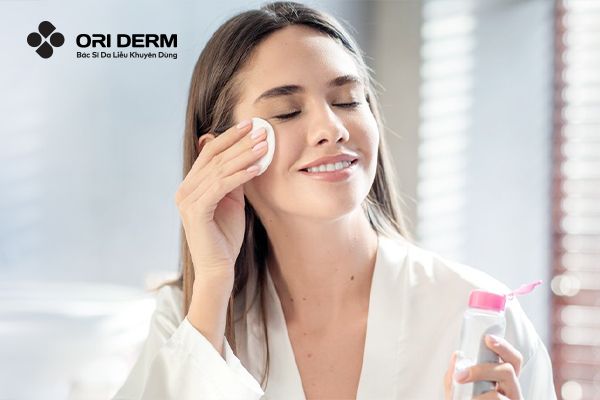 Gợi Ý 9 Toner Cho Da Dầu Mụn Nhạy Cảm Được Tin Dùng