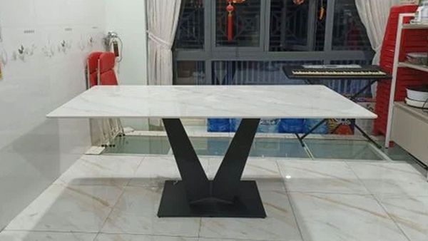 Bàn Ăn Mặt Đá Cao Cấp Donna