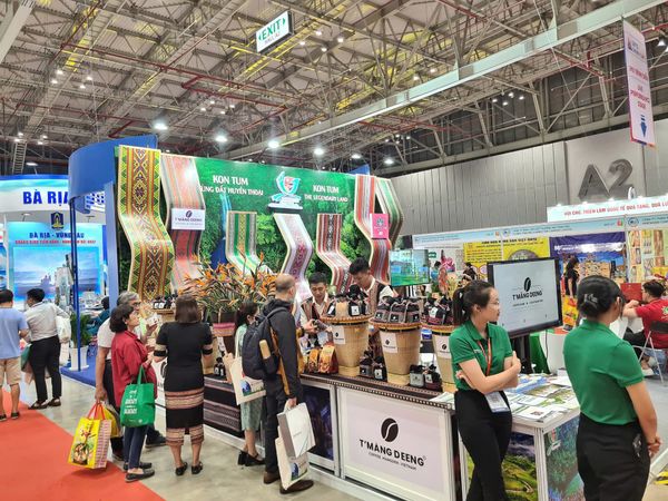 T'Măng Deeng Gây Ấn Tượng Mạnh Mẽ Tại Hội Chợ ITE HCMC 2024