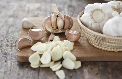 Cách đuổi muỗi bằng tỏi hiệu quả, an toàn, đơn giản