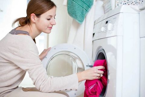 Cách giữ quần áo thơm lâu hơn, không sợ mùi ẩm