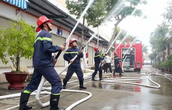 Bộ thiết bị vòi chữa cháy là gì? Cấu tạo và cách sử dụng