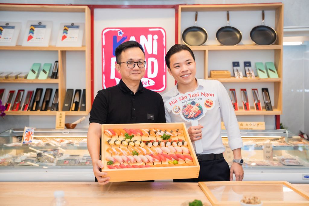 Hoshi Phan: “Con Đường Ngắn Nhất Để Các Bạn Có Thể Đạt Được Sự Nghiệp Là Chọn Cho Mình Người Thầy Có Tâm”