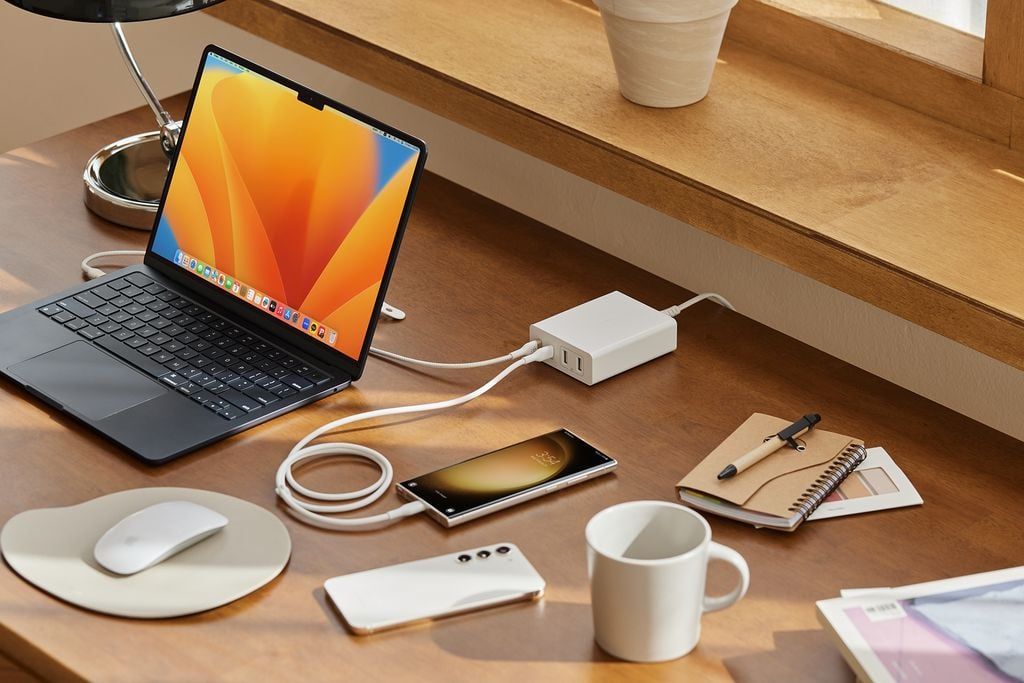 Tìm hiểu thêm về Sạc BOOSTCHARGE PRO 108W (4 cổng) GaN - 2 USB C và 2 USB A
