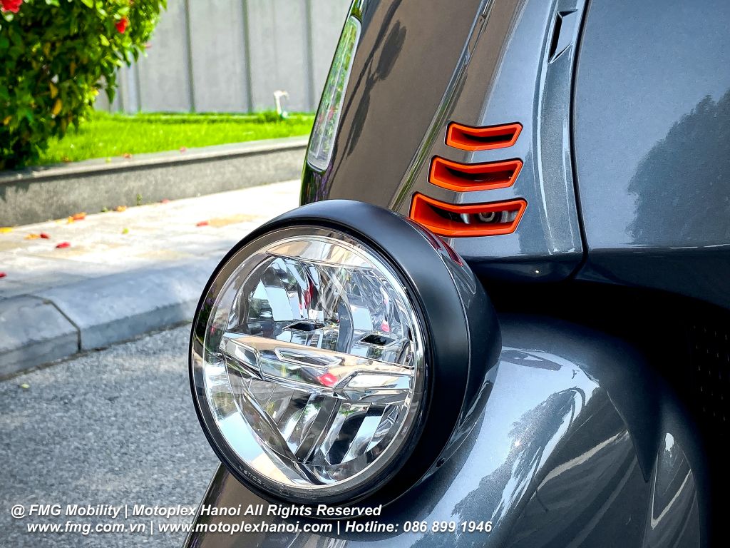 Đèn pha Full LED 2 tầng trên Vespa GTV 300 Officina 8