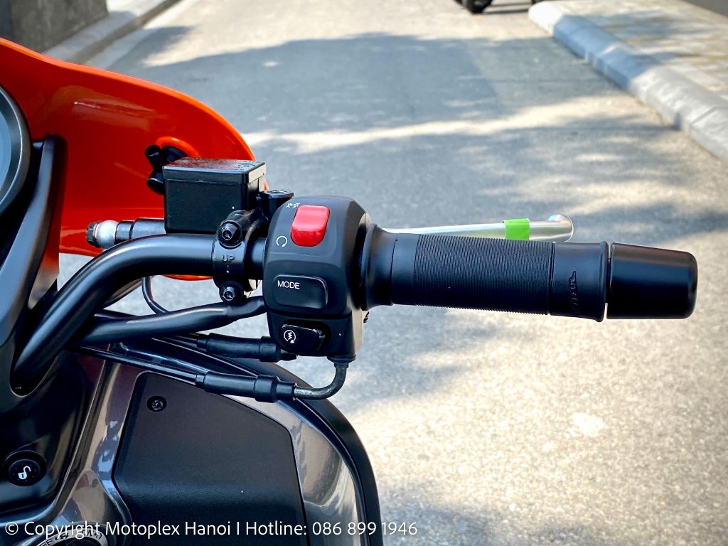 Phím chức năng được bố trí thuận tiện không gây cảm giác khó chịu khi thao tác