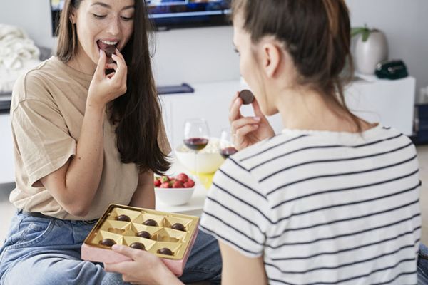 Ăn socola giúp cải thiện tâm trạng, xả stress