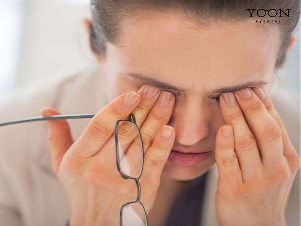 CÁC BIẾN CHỨNG CỦA CẬN THỊ NẶNG