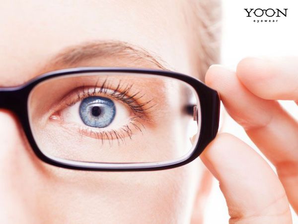 CÁCH LỰA CHỌN KÍNH MẮT CHO NGƯỜI BỊ CẬN THỊ LỆCH