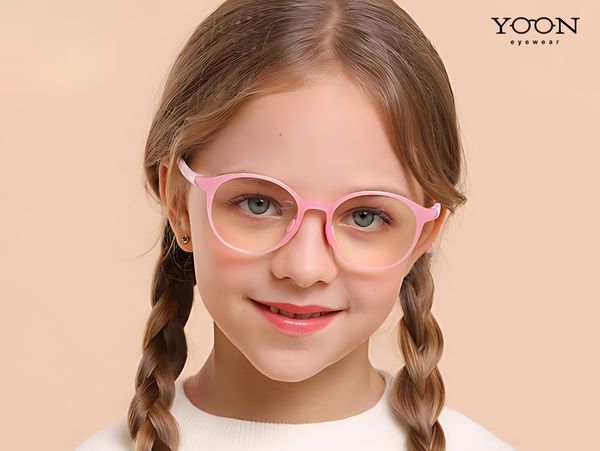 KÍNH PHẢI PHÙ HỢP VỚI SỞ THÍCH TRẺ EM