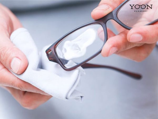 TÁC HẠI KHI KEO DÍNH LÊN TRÒNG KÍNH