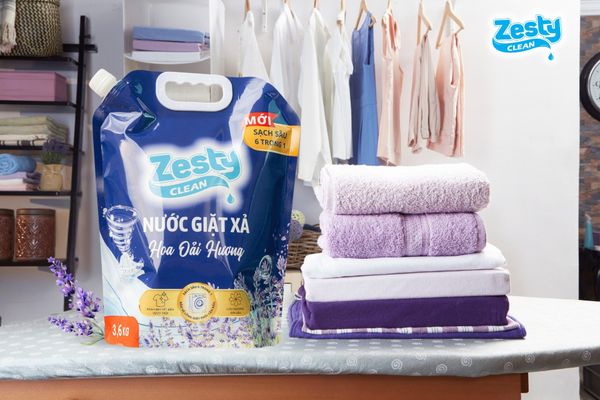 Zesty Clean Hoa Oải Hương – Giặt Xả 2 Trong 1, Thơm Ngát Mỗi Ngày! Zesty Clean Hoa Oải Hương – Giặt Xả 2 Trong 1, Thơm Ngát Mỗi Ngày!