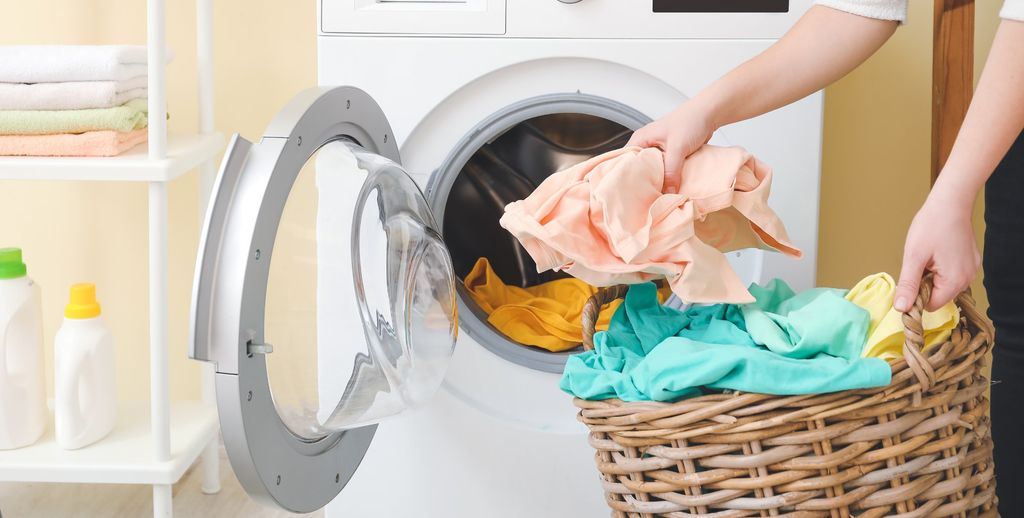 Mách các mom giữ váy công chúa của bé luôn bền đẹp