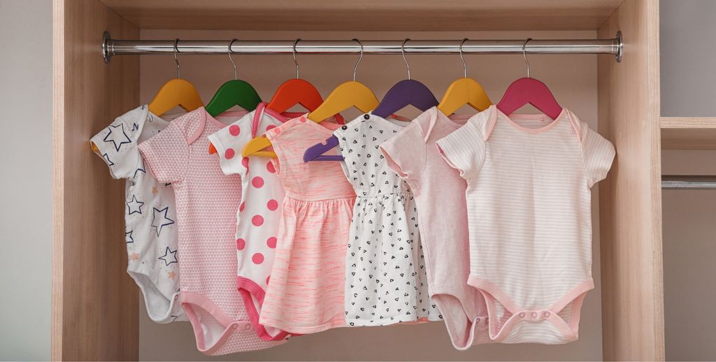 Mách các mom giữ váy công chúa của bé luôn bền đẹp