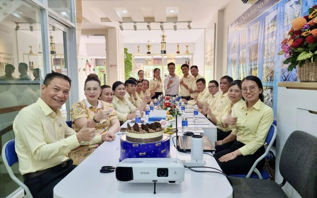 RỘN RÀNG KHÔNG KHÍ 20/10 TẠI CÔNG TY CP CƠ KHÍ XÂY DỰNG THÁP KIM
