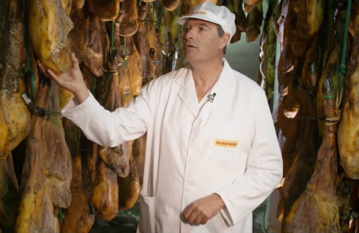 Quy trình sản xuất đùi heo Iberico Montesano chuẩn quốc tế