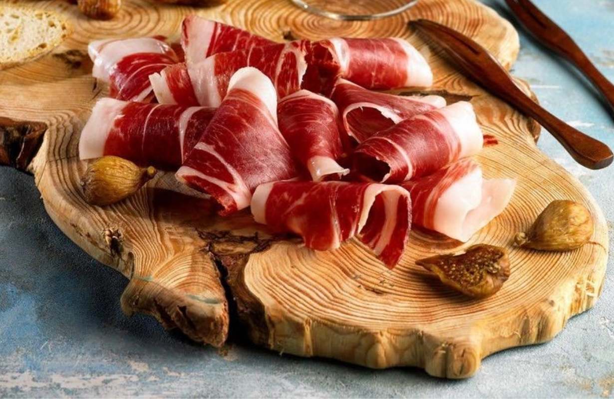 Yếu tố tạo nên hương vị thơm ngon của đùi heo muối Montesano