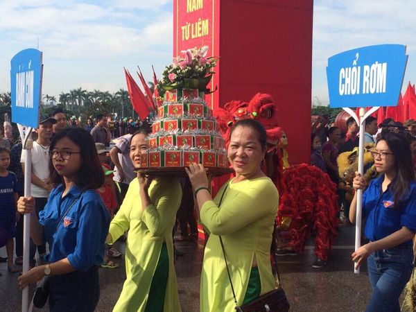 bánh cốm sử dụng trong lễ hội làng