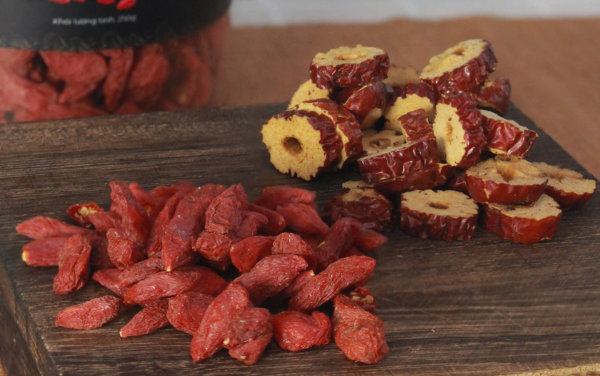 Táo tàu có thể dùng cùng với kỷ tử tạo ra một loại trà tốt cho sức khỏe