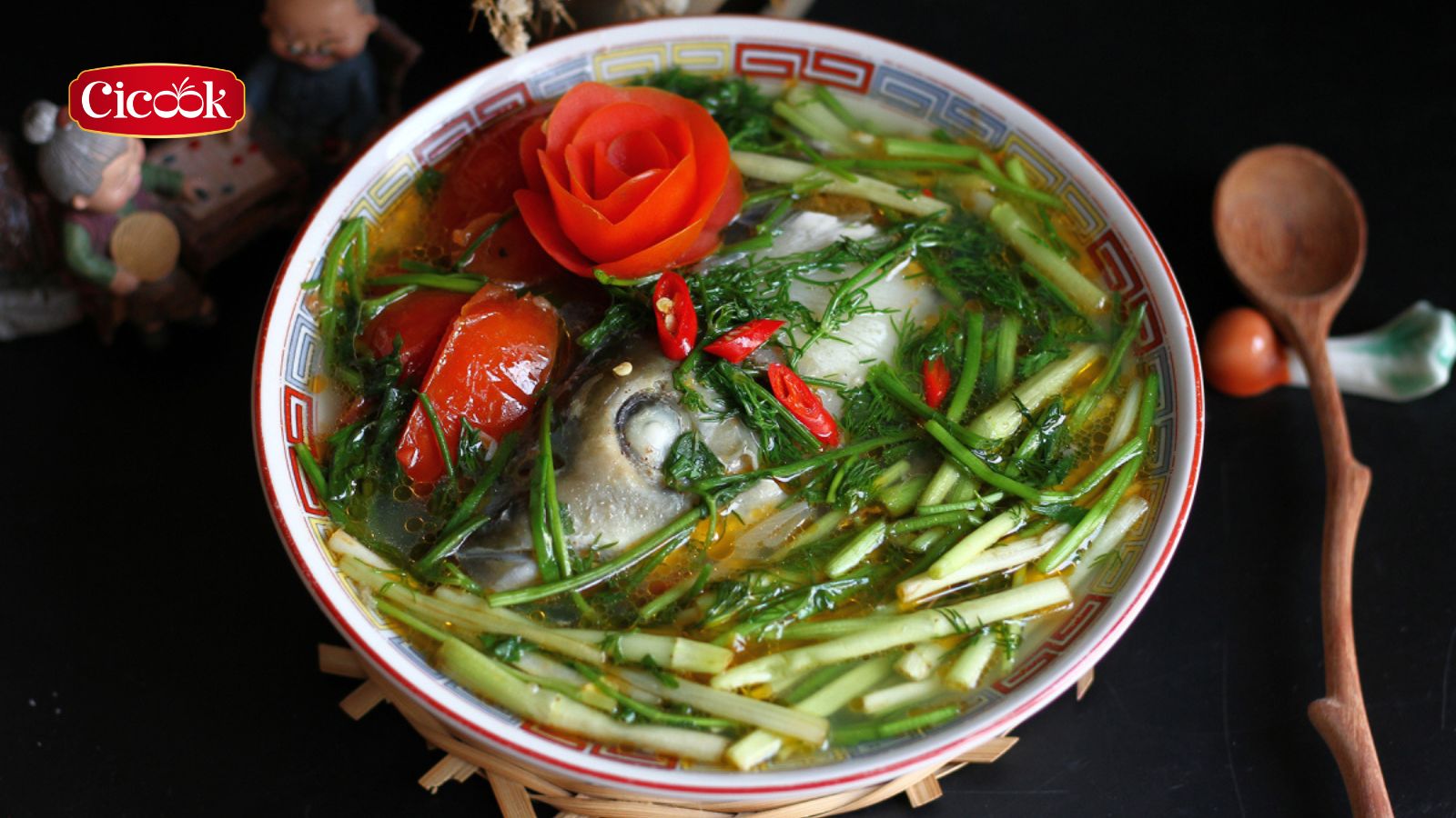 Canh cá nấu cần