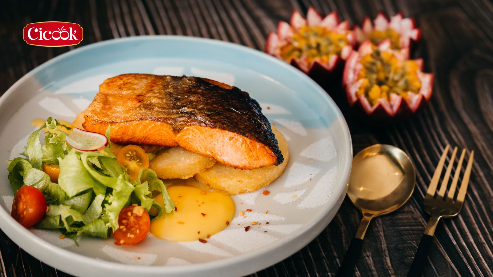 món cá hồi sốt chanh dây