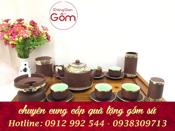 Ấm chén sứ trắng in logo quà tặng khách hàng mobifone