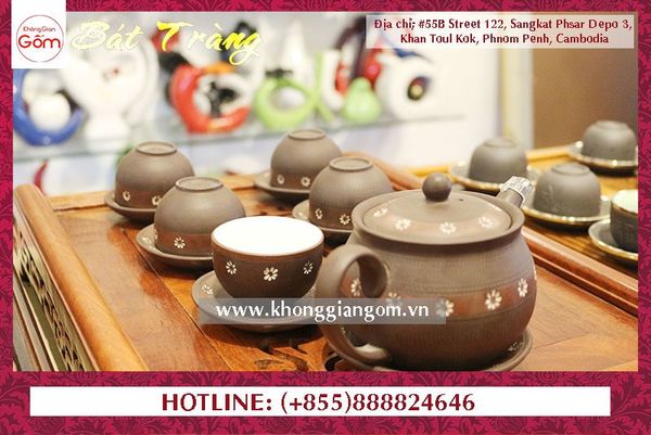 In logo lên bộ bình trà , ly sứ, cốc sứ, chén dĩa theo yêu cầu tại campuchia