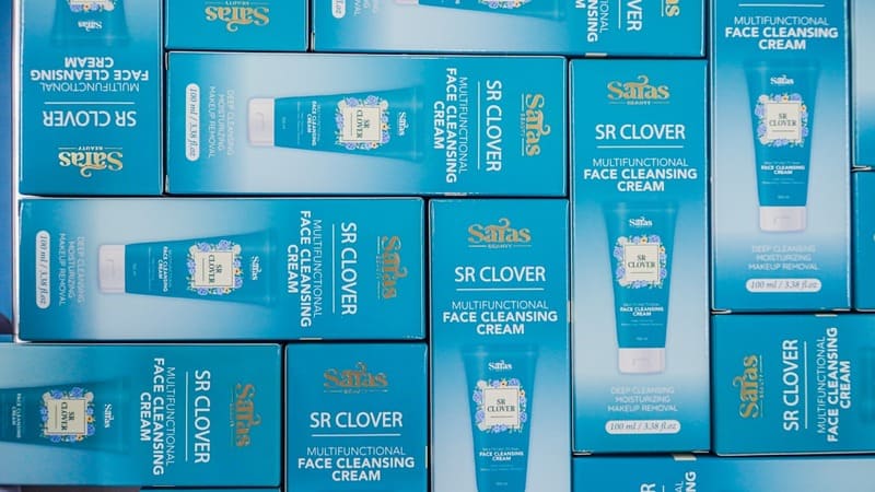 review-sua-rua-mat-da-nang-sr-clover-3