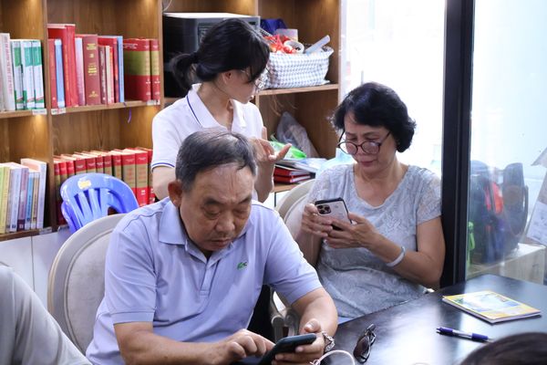 Công dân số bạc - lớp kỹ năng số