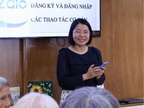 Công dân số bạc - lớp kỹ năng số