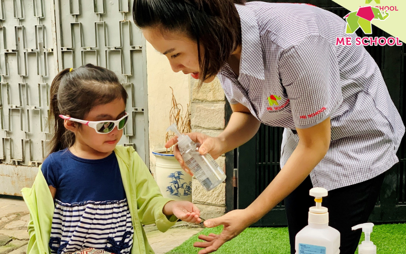 các bài tập montessori cho trẻ 3 tuổi