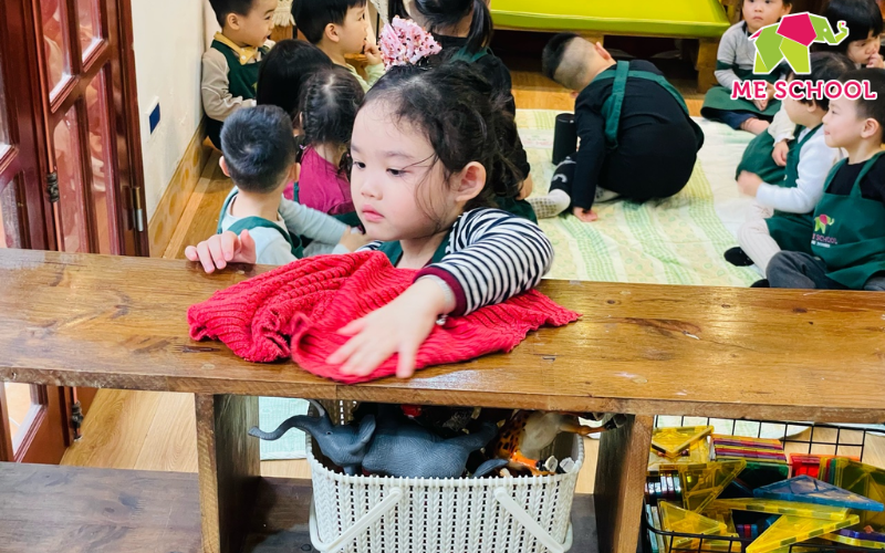 các bài tập montessori cho trẻ 3 tuổi