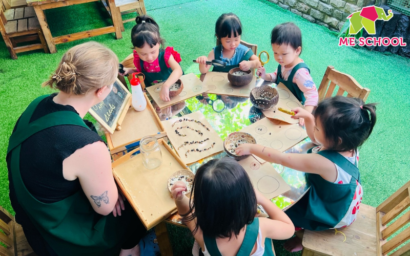 các bài tập montessori cho trẻ 3 tuổi