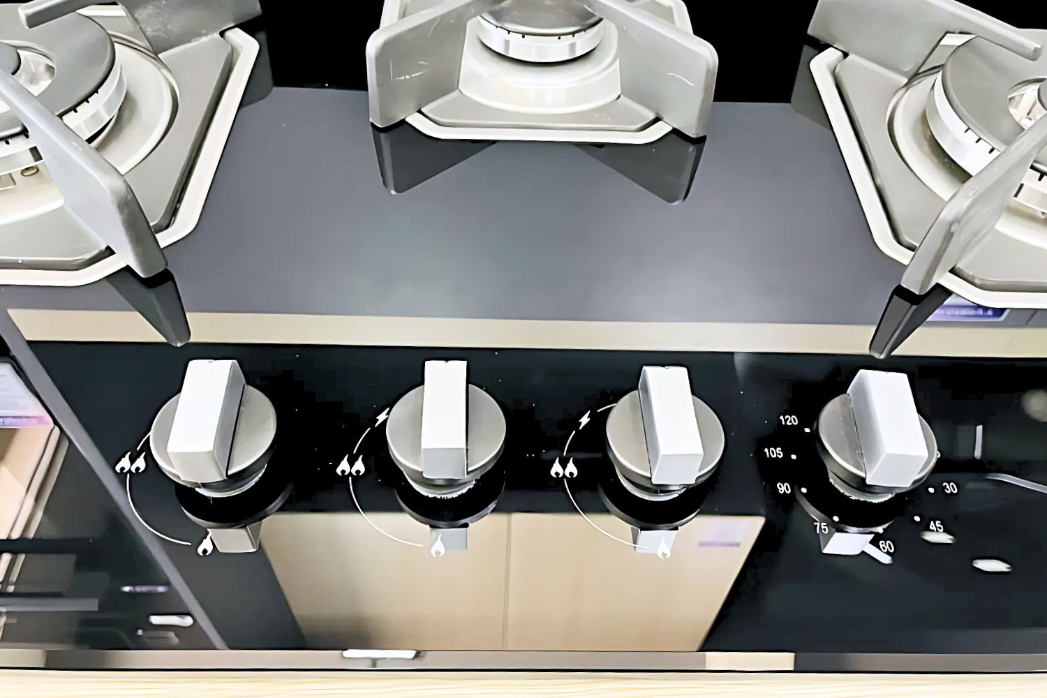 Bếp gas âm Malloca AS 9603B được trang bị núm xoay bằng kim loại chắc chắn