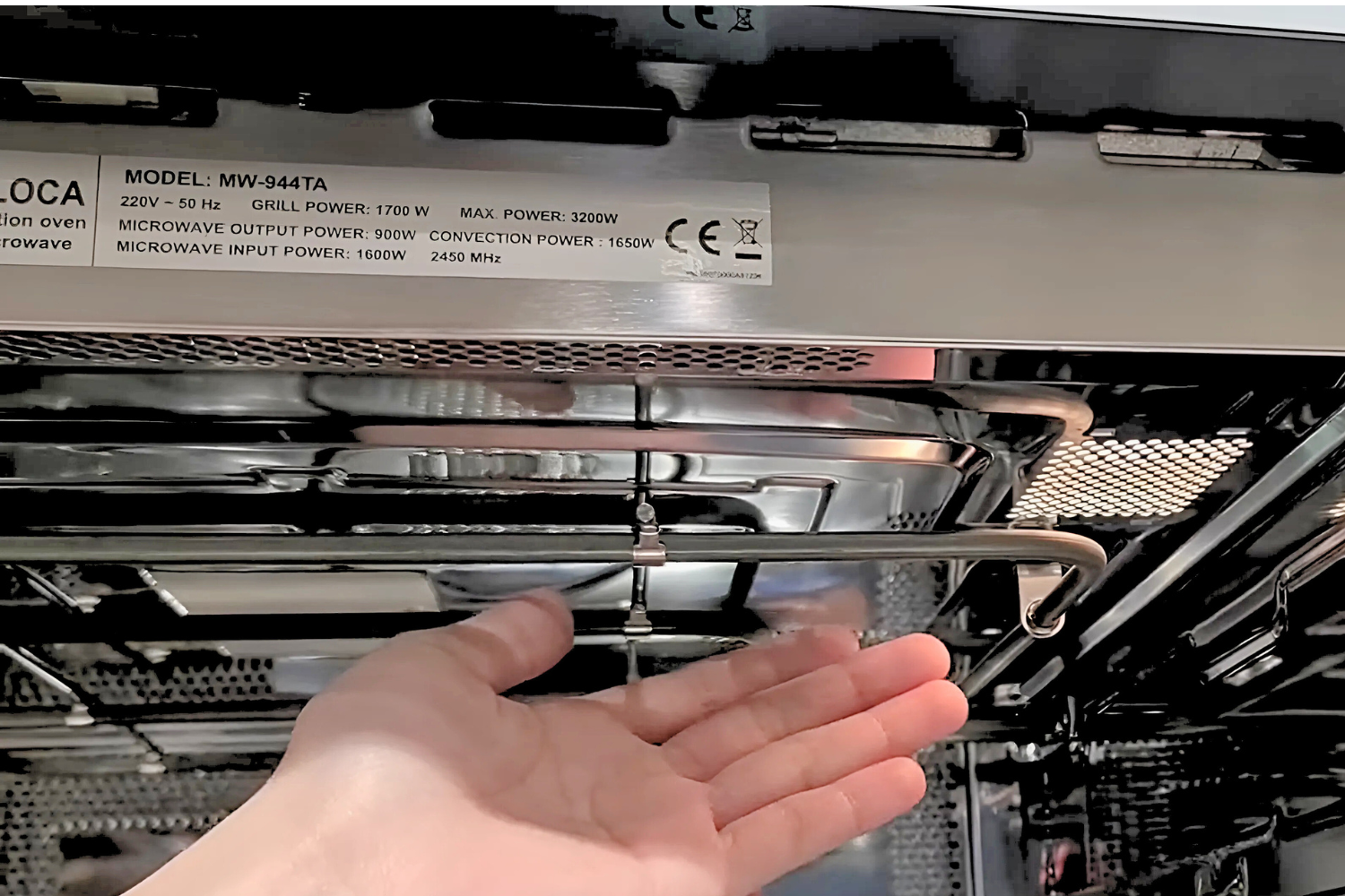 Malloca MW-944TA với 05 mức công suất đảm bảo thức ăn được làm chín nhanh chóng