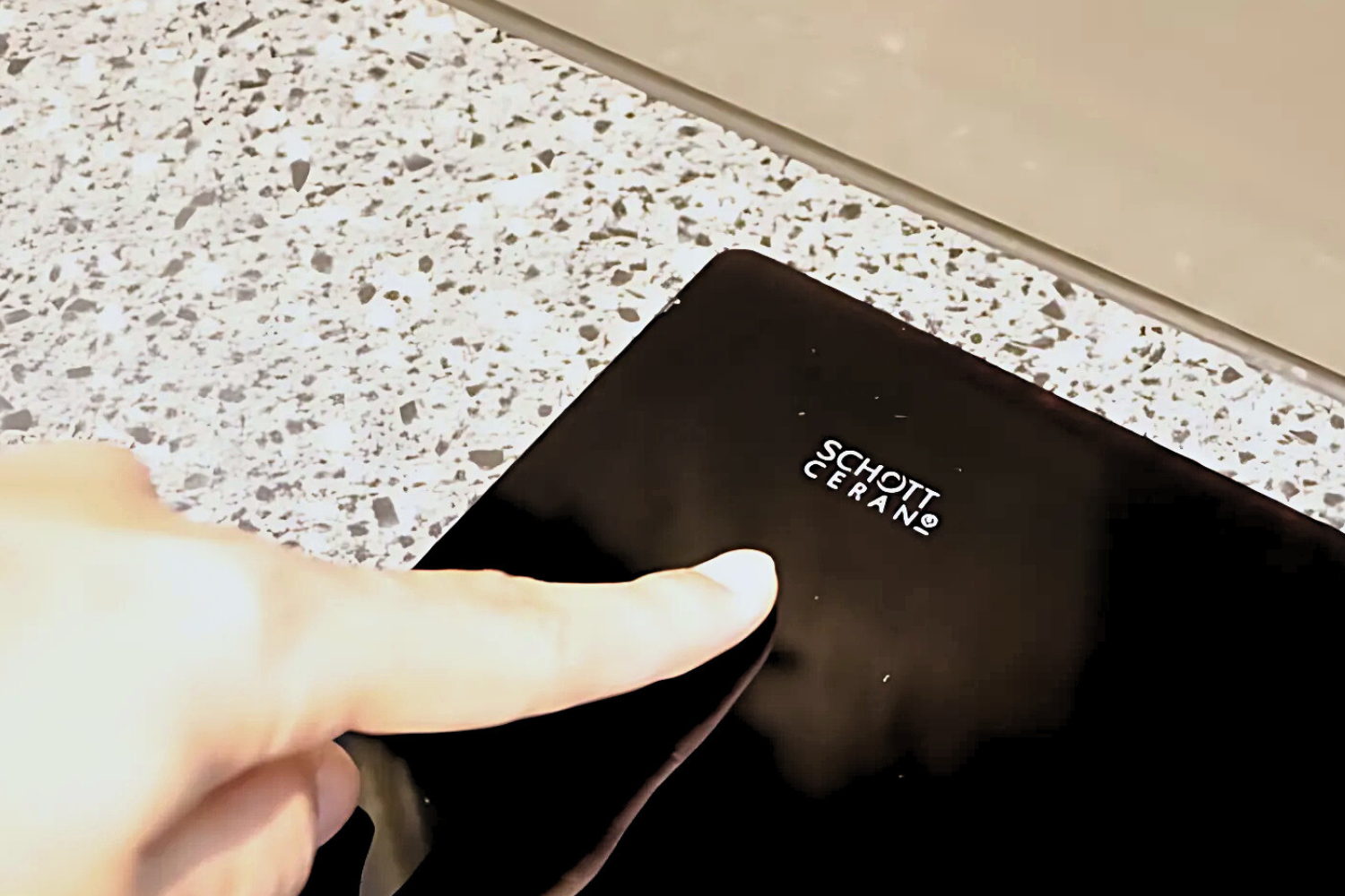 Mặt Kính Schott Ceran – Chất Lượng Đức, Bền Bỉ Vượt Thời Gian