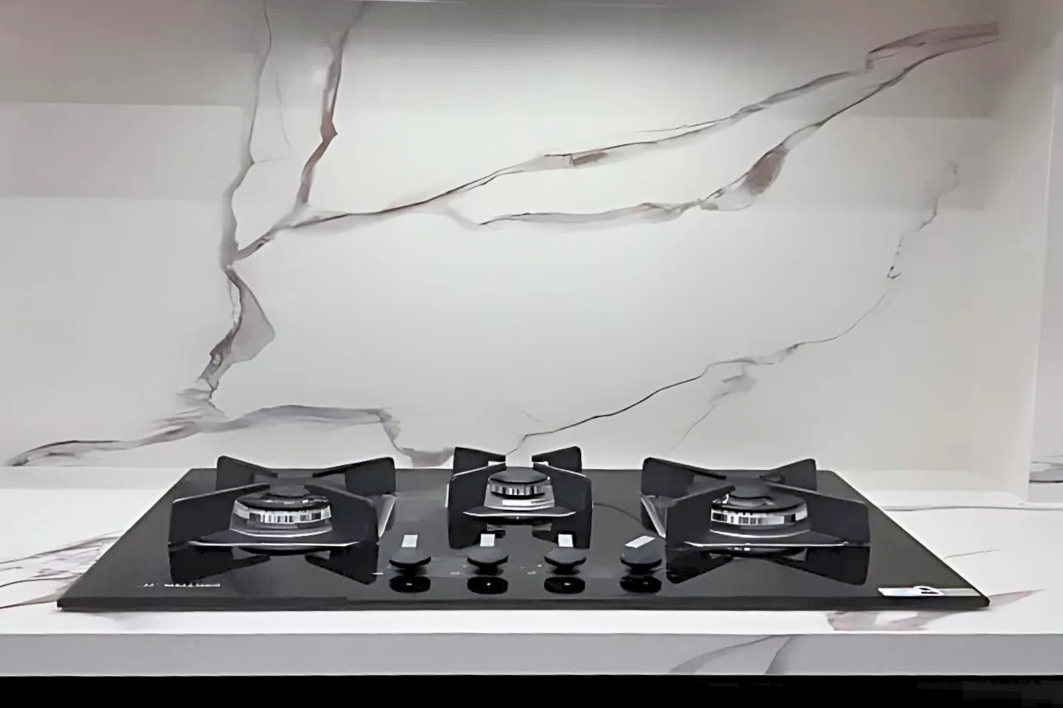 Bếp gas âm Malloca AS 9603B với cấu hình 3 lò nấu mạnh mẽ, đáp ứng mọi phương thức chế biến