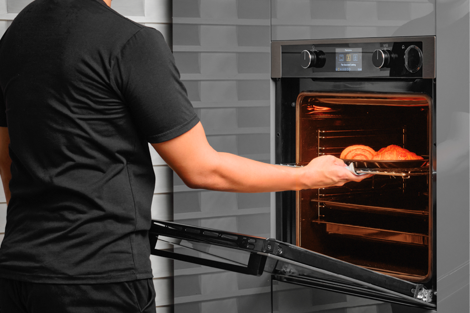 Lò nướng Malloca MSO A75TFT được trang bị một kho tàng 100 công thức nấu ăn phong phú