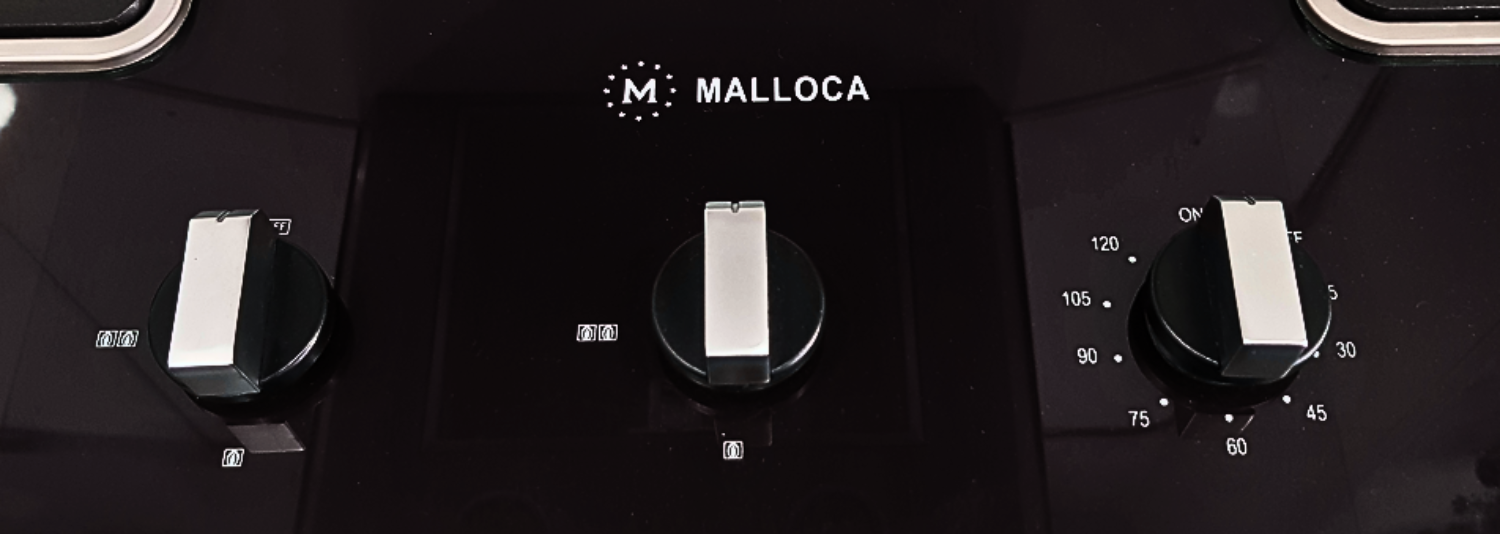 Bếp trang bị núm xoay bằng kim loại chắc chắn, được thiết kế công thái học để dễ cầm nắm và điều chỉnh