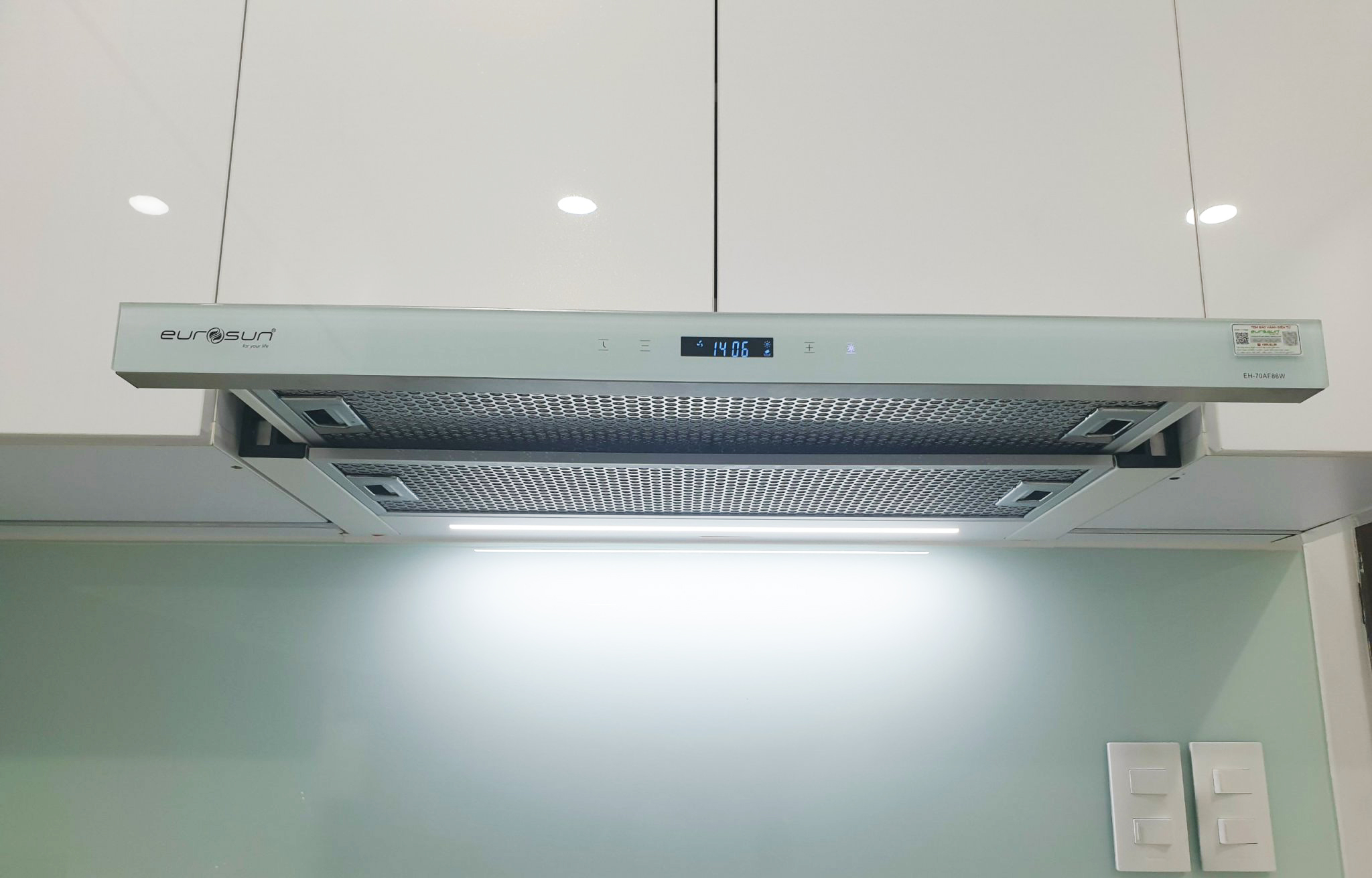 Thiết kế âm tủ màu trắng – Tối giản, sang trọng và tinh tế