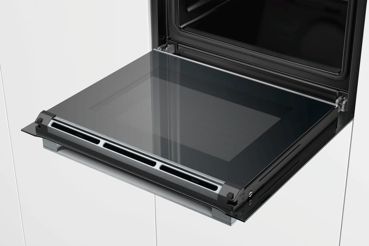 Cửa lò được thiết kế với 3 lớp kính cách nhiệt chuyên biệt