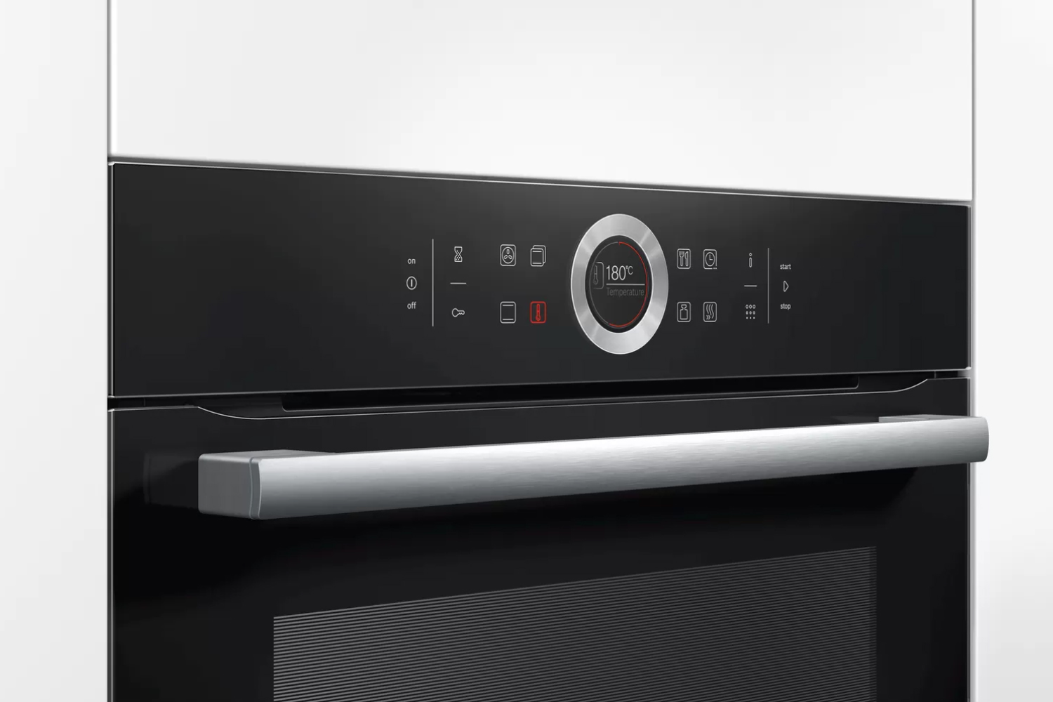 Bảng điều khiển của lò nướng Bosch HBG675BB1 mang đến trải nghiệm tương tác trực quan