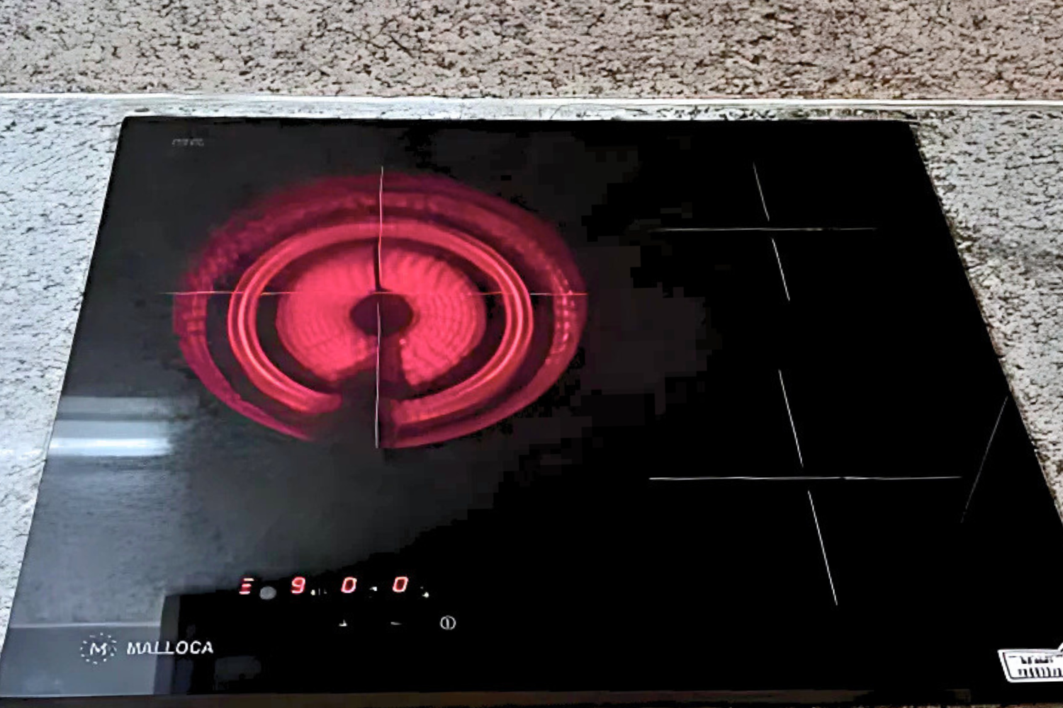 Bếp hồng ngoại Malloca MR 593 không chỉ mang đến sự linh hoạt mà còn là sức mạnh vượt trội