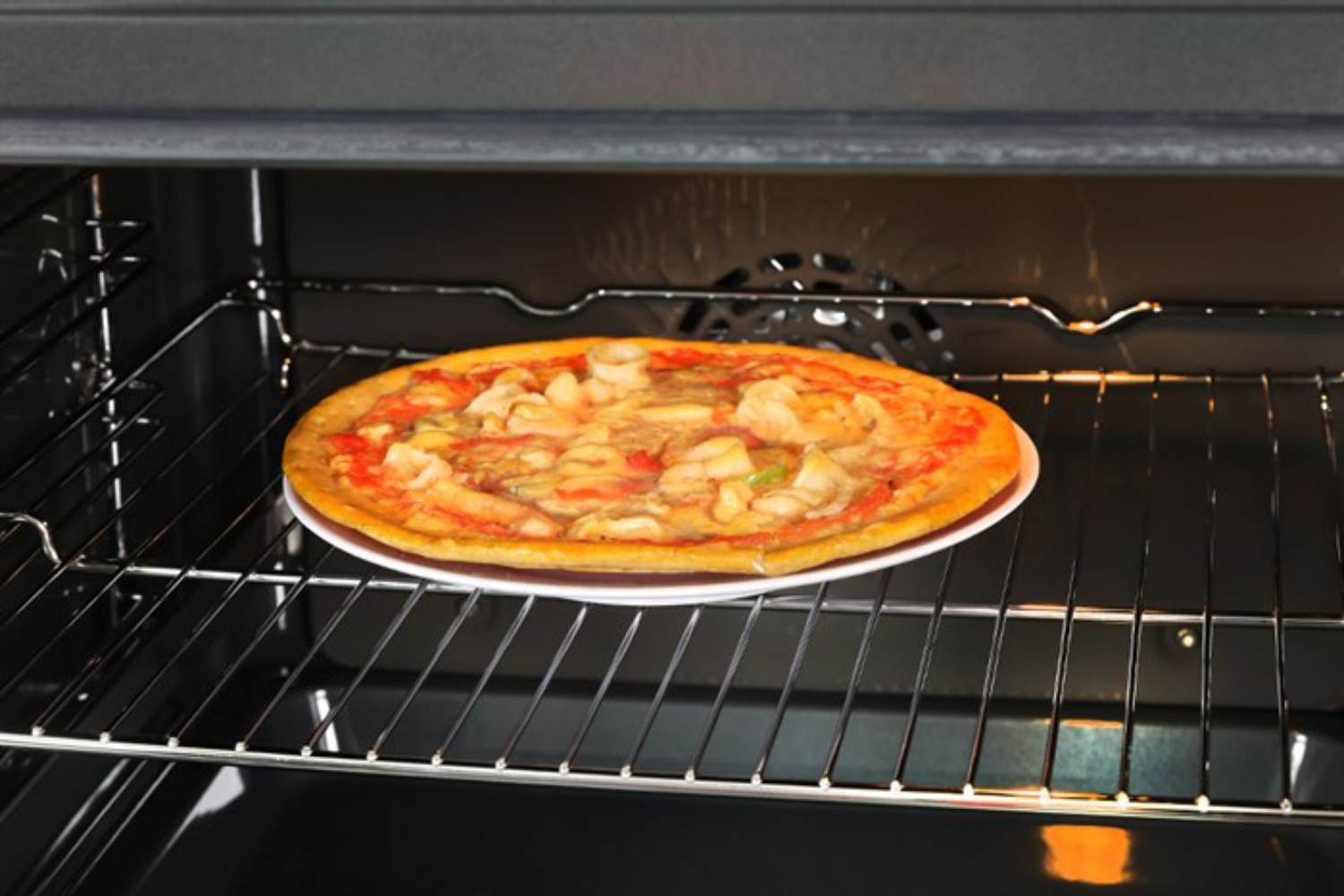 Lò nướng Bosch HBA5370B0 Serie 6 được trang bị bảng điều khiển hiện đại và thân thiện