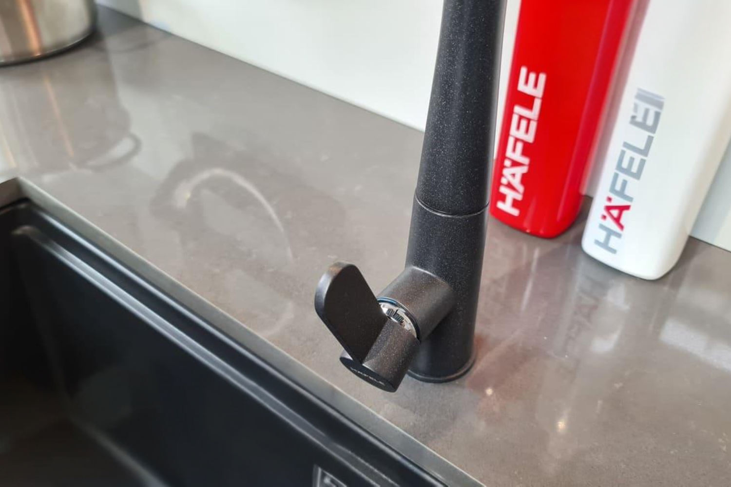 chat-lieu-dong-thau-gia-da-cao-cap